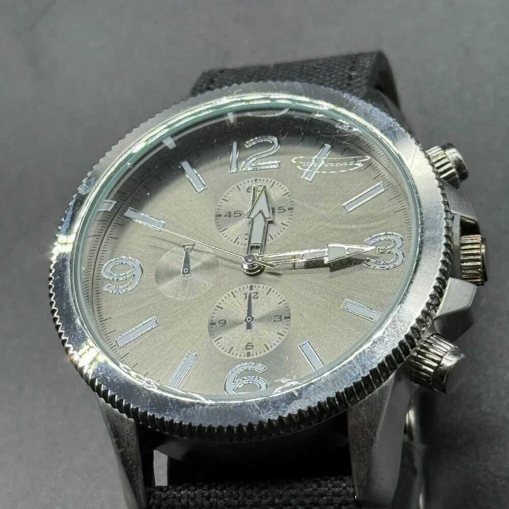 Men's Round Analog Black Leather Watch